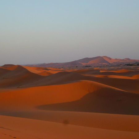 Hotel Riad Oasis Merzouga Bagian luar foto