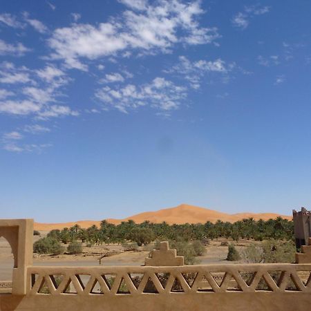 Hotel Riad Oasis Merzouga Bagian luar foto