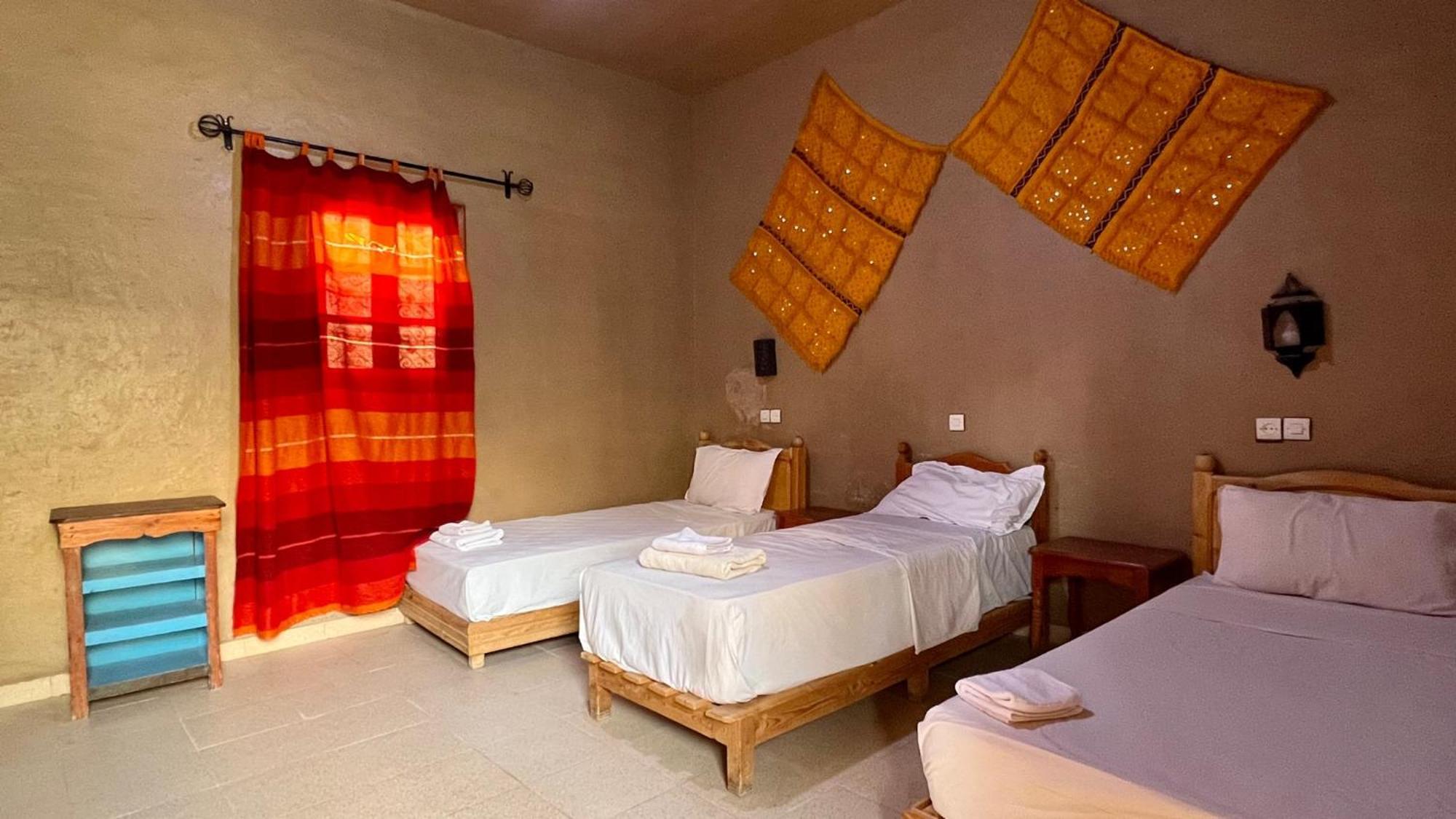 Hotel Riad Oasis Merzouga Bagian luar foto