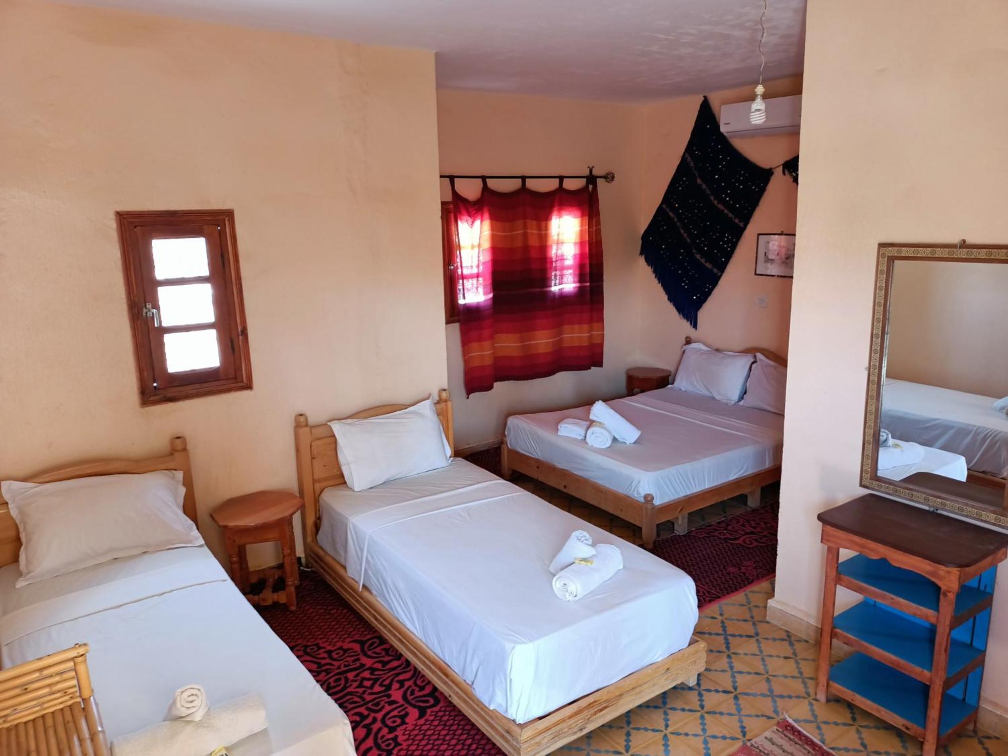 Hotel Riad Oasis Merzouga Bagian luar foto