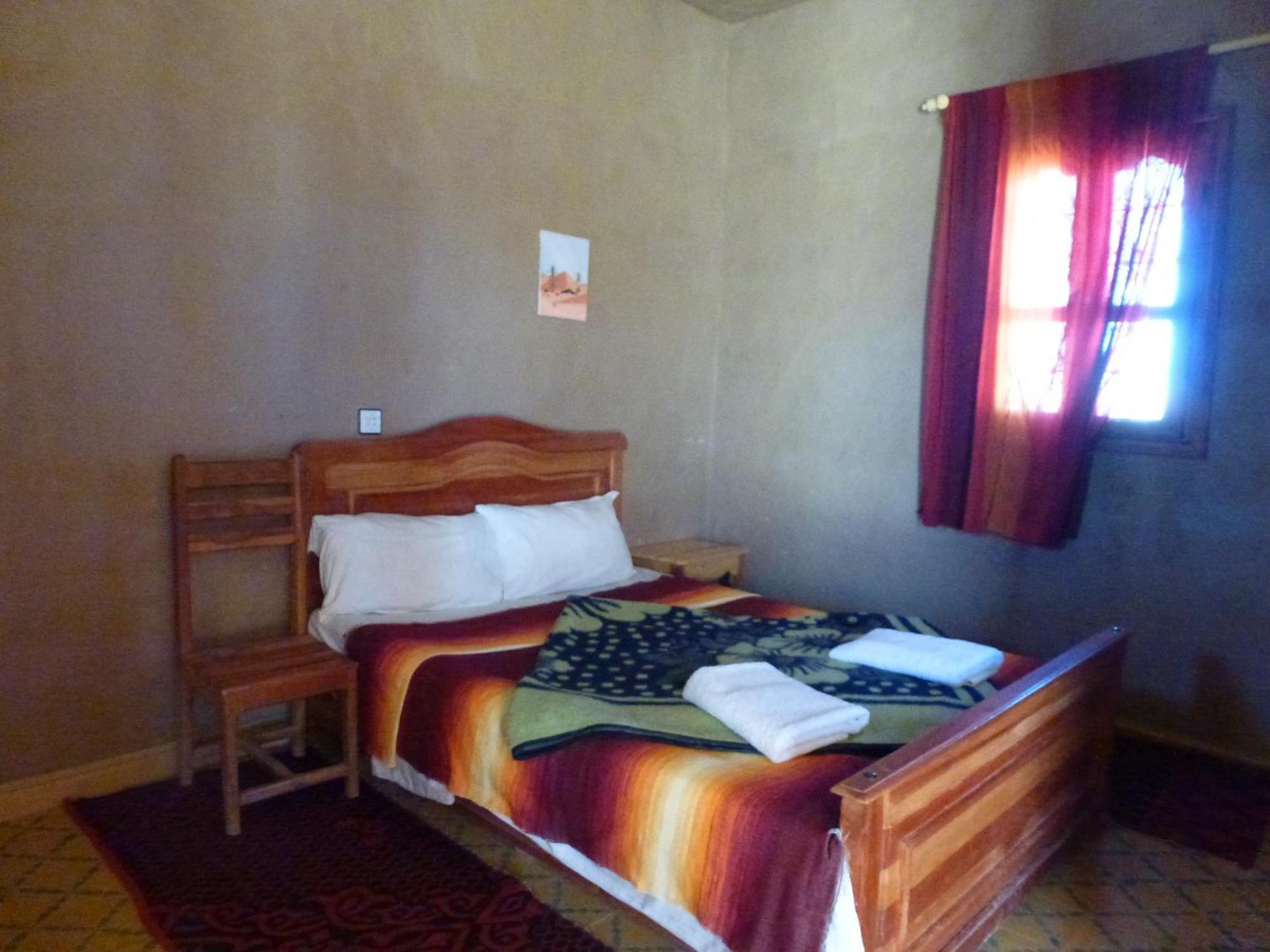Hotel Riad Oasis Merzouga Bagian luar foto