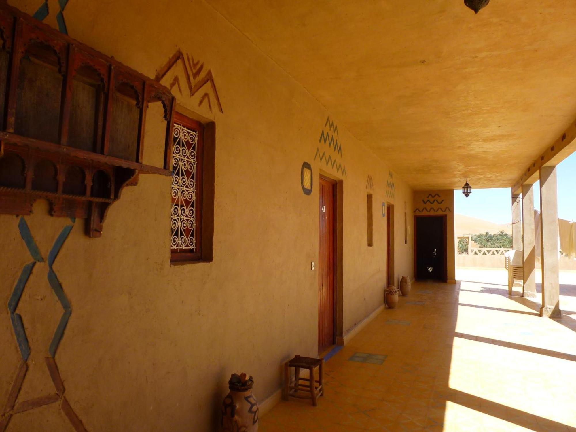 Hotel Riad Oasis Merzouga Bagian luar foto