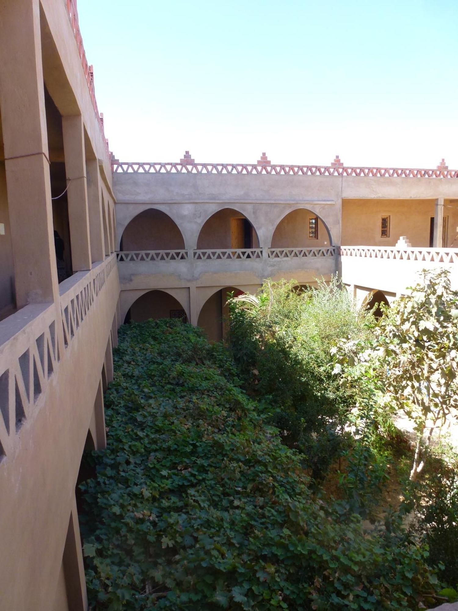 Hotel Riad Oasis Merzouga Bagian luar foto